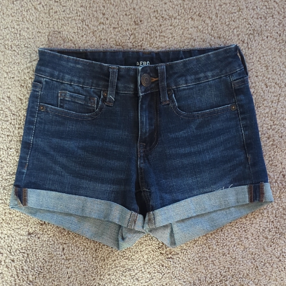 Aero Low Rise Midi Dark Wash Shorts Size 0
